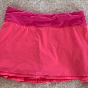 Lulu Lemon - Pace Setter Skort  size 4. - Neon Pink